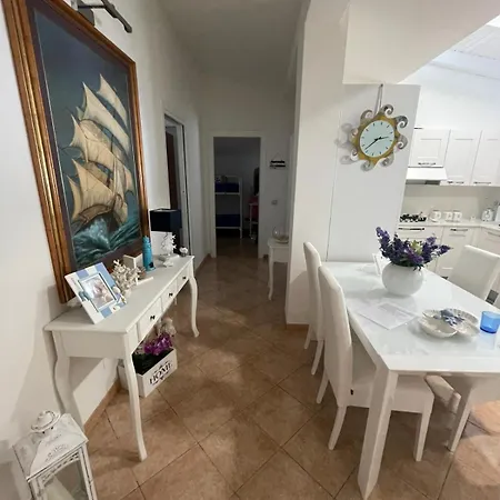 Nicolas's House 펜션 *